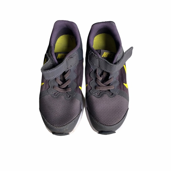 nike velcro toddler shoes